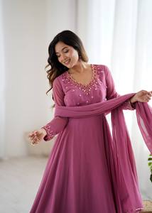 Pink Embroidered Floor-Length <b>Kurta</b> Set With Dupatta Women Traditional Ethnic <b>Indian</b> Pakistani Wedding Wear - Product Image 4