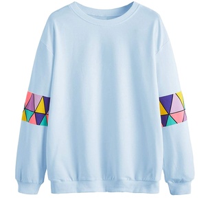 Sudadera de cuello redondo azul claro para mujer, con parche geométrico en la manga, de punto, de manga larga, estilo oversize, para otoño - Product Image 5