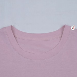 T-shirt personnalisé rose en coton pour femme, manches courtes, col rond, imprimé pailleté, décontracté, style maillot pour homme, coupe régulière, motif original - Product Image 5
