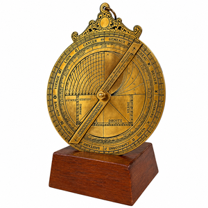Astrolabio de Latón Vintage con Base de Madera, Instrumento Astronómico Antiguo, Decoración Náutica para Escritorio - Product Image 5