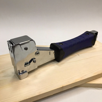 Agrafeuse manuelle industrielle T50 robuste de fabrication taïwanaise avec chargeur arrière pour le travail du bois