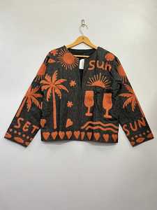 เสื้อแจ็คเก็ตปักลายซูซานีสีเหลืองสดใส ลวดลายสวยงาม โดดเด่นเป็นเอกลักษณ์ สไตล์โบฮีเมียน เหมาะสำหรับงานเทศกาลและกิจกรรมต่างๆ - Product Image 2