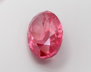 Diamant CVD de laboratoire de luxe, de forme ovale modifiée, rouge vif fantaisie, 7,48 carats, clarté VS2, polissage excellent, diamant non monté - Product Image 2