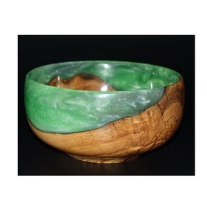 Bol en bois et résine époxy fait main par un designer, texture bois naturelle, détails artistiques en résine, compatible lave-vaisselle, livraison mondiale - Product Image 2