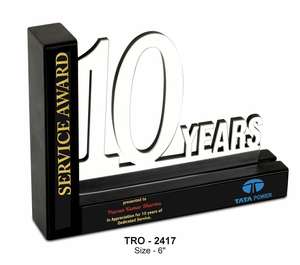 Base sólida para premio de reconocimiento a larga trayectoria laboral y a hitos numéricos, con diseño de corte acrílico. - Product Image 3