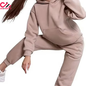 Survêtement de course ajusté personnalisé pour femme, idéal pour l'entraînement sportif, le jogging et le style décontracté, vente en gros de survêtements personnalisés - Product Image 2