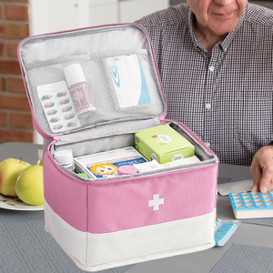 Pochette d'urgence de haute qualité en cuir imperméable et résistant pour équipement de survie et rangement de médicaments, en vente - Product Image 1