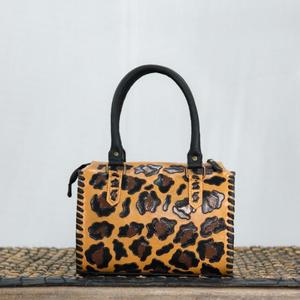 Bolso de Mano de Cuero de Lujo, Modelo Speedy, con Estampado de Leopardo, Asa Superior y Cierre de Cremallera - Product Image 1
