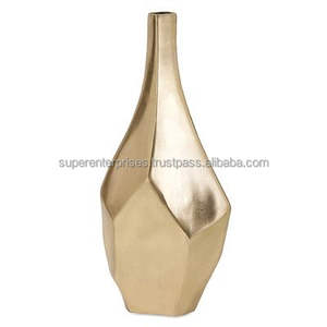 Exquisito Florero Metálico para Decoración de Interiores de Lujo con Detallada Artesanía y Textura Rica - Product Image 3