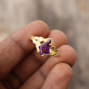 Anillo de Compromiso con Amatista Corte Cometa, Anillo de Boda con Amatista Púrpura, Plata de Ley 925, Chapado en Oro de 14k, Certificado IGI, Estilo Art Deco, Natural - Product Image 4