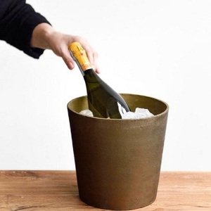 Cubo de Hielo de Acero Inoxidable con Diseño Floral, el Más Vendido, Estilo Tradicional, Gran Capacidad de 3L, Enfriador de Vino Duradero y Fácil de Limpiar - Product Image 2
