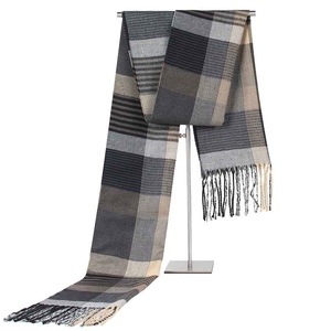 Châle classique en laine à carreaux, longue écharpe d'hiver pour femme avec franges, motif teint en fil - Product Image 3