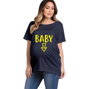Camiseta de Maternidad Azul Marino para Mujer con Estampado de Flecha Amarilla de Bebé, Corte Holgado, Cuello Redondo, Manga Corta, Informal, de Algodón - Product Image 1