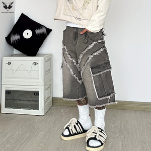 Pantalones Cortos Cargo de Mezclilla Gris para Hombre, Estilo Techwear, con Múltiples Bolsillos, Borde Deshilachado, Patchwork, Holgados, Personalizados, Venta al por Mayor, Streetwear, Vaqueros Cortos Sueltos - Product Image 5