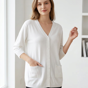 Pull en tricot blanc à col rond pour femme, manches trois quarts, longueur courte, poches, style minimaliste, vêtements d'hiver, Bangladesh - Product Image 5
