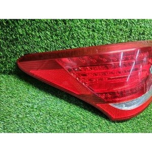 Feu arrière gauche d'occasion Equus 924013N010 - Product Image 3