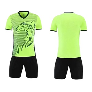 Maillots de football à séchage rapide, respirants, manches courtes, été, haute qualité, 100% polyester, teinture unie, imprimé par sublimation, col en V - Product Image 5