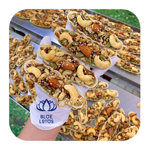 PREMIUM Blue Lotus 2025 Galleta Crujiente de Frutos Secos Mixtos, Snack Perfecto para el Desayuno, Té y Café - Product Image 1