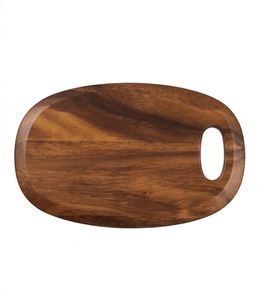 Planche à découper ovale en bois de manguier teinté noyer avec poignée intégrée - Product Image 2