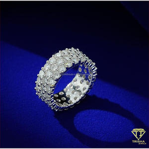Anillo de lujo de plata 925 con diamantes cultivados en laboratorio y engaste de piedras redondas en varias filas para compradores mayoristas de joyería. - Product Image 3