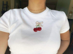 เสื้อครอปท็อปผ้าฝ้ายสีขาวลายริบบิ้น รุ่นลิมิเต็ดอิดิชั่น ประดับด้วยงานปักลายปลาดาวสีชมพูประดับด้วยลูกปัด ทำด้วยมือ สำหรับผู้หญิง - Product Image 3