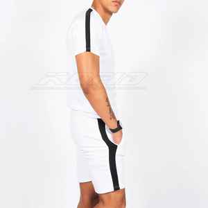 Ensemble décontracté d'été pour homme : T-shirt et short deux pièces, confortable pour les aventures en plein air et les tenues décontractées quotidiennes - Product Image 6