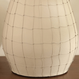 Jarrón Grande de Terracota Color Blanco Hueso Hecho a Mano por Leianna, 11.5x11.5x15.5 Pulgadas, Diseño Contemporáneo con Estructura de Alambre, Jarrón de Cerámica y Porcelana - Product Image 5