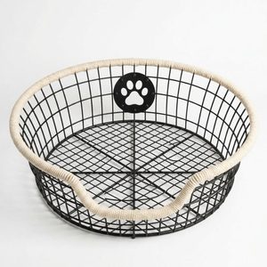 Cesta para Mascotas Hecha a Mano de Alambre de Hierro Galvanizado Negro Mate con Borde de Cuerda Khilona, 52 cm, Entrada Frontal Baja, Decoración para Hogar/Hotel - Product Image 3