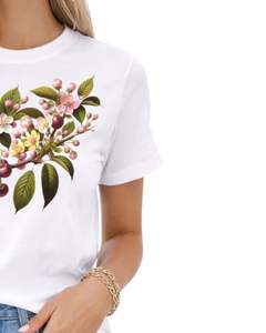 T-shirt personnalisé blanc pour femme avec motif floral cerisier et oiseau, en coton doux, à manches courtes, décontracté, imprimé floral vintage, idéal pour l'été - Product Image 4
