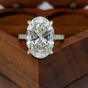 Anillo de Compromiso de Diamante Natural con Corte Ovalado en Oro Amarillo para Mujer, con Piedras Laterales Baguette, Estilo Clásico, Certificado GIA - Product Image 1