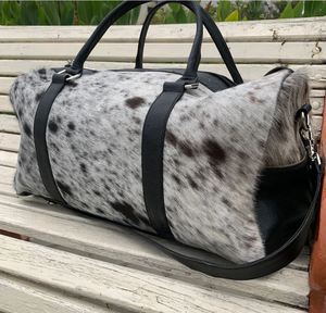 กระเป๋าเดินทางแบบดัฟเฟิลขนเฟอร์ปรับแต่งได้ตามต้องการ สำหรับการเดินทางช่วงสุดสัปดาห์ ผลิตภัณฑ์ใหม่มาถึงทุกวัน ใช้งานได้ทุกวัน ผ้าทนทาน กระเป๋าเดินทางขนเฟอร์นุ่มสบาย - Product Image 2