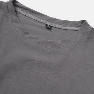 T-shirt homme avec logo brodé personnalisé, t-shirt surdimensionné personnalisé en coton, impression sérigraphique, t-shirts graphiques pour homme - Product Image 3