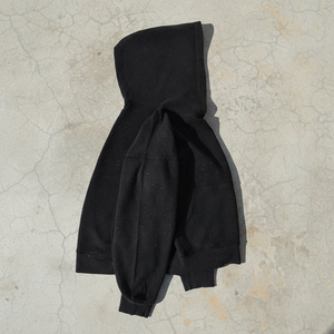 เสื้อฮู้ดดี้ผู้ชายแบบสั่งทำ OEM ประดับเพชรเทียม ผ้าฝ้าย 100% สตรีทแวร์ ผ้าถักเนื้อนุ่ม ทรงปกติ สไตล์วินเทจ สำหรับฤดูใบไม้ร่วง น้ำหนัก 400gsm ซักแบบ Acid Wash แห้งเร็ว - Product Image 3