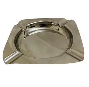 Cendrier décoratif en métal élégant, coupe-vent, pour l'intérieur et l'extérieur, support à cendres, accent de table - Product Image 1