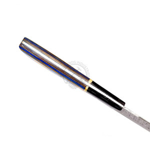 Couteau de chef Santoku japonais de luxe en acier Damas forgé à la main, nouveau design, lame affûtée de 8 pouces, couteau de cuisine Bunka avec manche en bois et cor. - Product Image 4