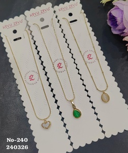 Collar con Colgante Geométrico con Incrustaciones de Microesferas de Acero Inoxidable Chapado en Oro para Mujer |   Colgante Minimalista con Incrustaciones de Circonia Cúbica Americana para Uso Diario - Product Image 5