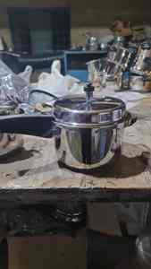 Olla a Presión de Gas de Alto Rendimiento |   Capacidad de 3L |   Cocina Rápida y Duradera |   Uso Doméstico y Comercial - Product Image 2