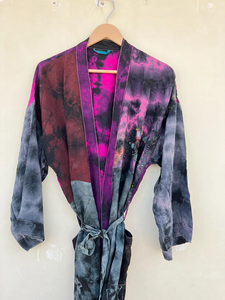 Kimono largo de Sari de seda crepé reciclado para mujer, Kimono largo indio hecho a mano con tinte de corbata - Product Image 6