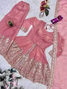 Conjunto de Salwar Kameez de Seda Fandy Rosa Bordado de Dos Tonos con Trabajo de Espejo, Sharara y Dupatta, Traje Tradicional para Diwali y Graduación - Product Image 6