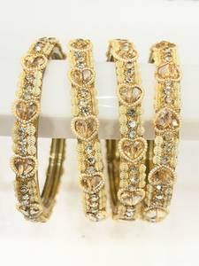 Vente en gros de bracelets en laiton MN EXPORTS pour femmes, bijoux traditionnels faits à la main, style classique de l'Uttar Pradesh pour les occasions de mariage - Product Image 4