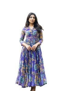 เดรสลำลองสไตล์หรูหรา ดีไซน์ใหม่ ปิดกระดุม แต่งลูกไม้ลายดอกไม้ ผูกเชือกเอวทรงธรรมชาติ ลายสก็อต แขน 3/4  เหมาะสำหรับใส่ทำงาน ปาร์ตี้ หรือไปเที่ยวชายหาด - Product Image 1