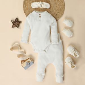 Paquete de 5 conjuntos de ropa de bebé de elastano de bambú orgánico de calidad superior que incluyen diadema y leche para recién nacidos - Product Image 1