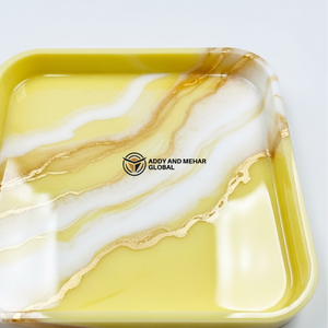 Bandeja Cuadrada Moderna de Resina con Efecto Mármol Amarillo – Bandeja Decorativa Brillante Hecha a Mano con Detalle de Vetas Doradas |   Mesa de Centro y Tocador - Product Image 5