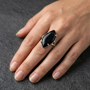 Anillo de Sello Hecho a Mano con Ónix Negro en Forma de Marquesa de 8x16mm, Plata de Ley 925, Engaste de Garras, Unisex, Gema para Uso Diario, Dorado - Product Image 4