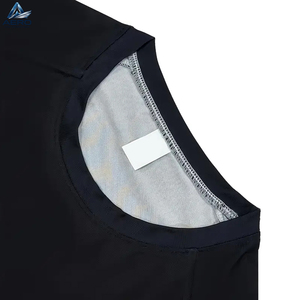 Conjunto Deportivo Personalizado con Logotipo Geométrico 2026, Jersey de Entrenamiento de Alto Rendimiento y Pantalones Cortos de Compresión para Hombre - Product Image 3