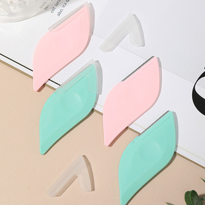 Rasoir à sourcils pour femmes, outil de dermaplaning, outil multifonctionnel pour modeler les poils du visage, pour une utilisation esthétique des sourcils - Product Image 6