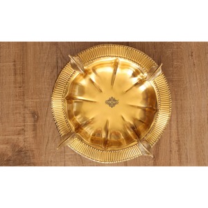 Plateau de service en métal doré de qualité supérieure, en forme de fleur, fait main, poli, décoratif pour mariage, pour la décoration de table. - Product Image 1