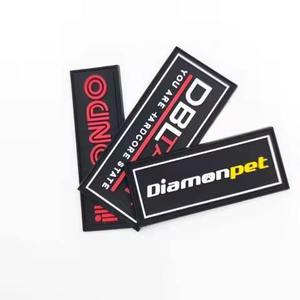 Parches de Silicona de Alta Calidad con Logotipo Personalizado en Relieve 3D 2D, Etiquetas de PVC Suave, Resistentes al Agua, con Diseño de Alfabeto y Flores para Ropa - Product Image 4