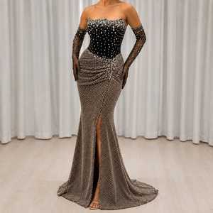 Vestido de noche sirena sin tirantes con pedrería negra, malla transparente natural transpirable, abertura alta, ajustado al cuerpo, largo hasta el suelo - Product Image 1