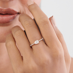 Explore el Elegante Diseño Minimalista, Anillo Minimalista Apilable de Diamantes 100% Naturales, Oro Amarillo Sólido de 14K, Fabricante de Joyería para Propuesta de Matrimonio - Product Image 2